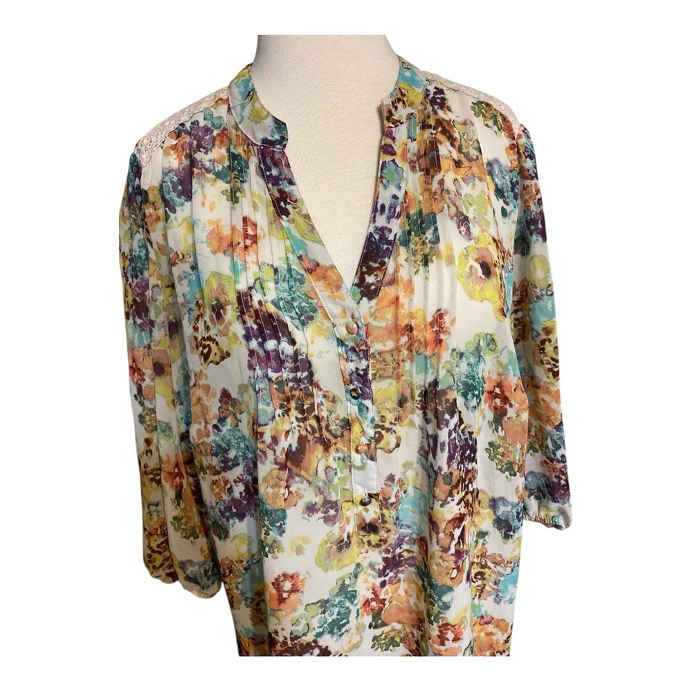 a.n.a Cream Floral Graphic Blouse with Mandarin Collar V-neck 1X